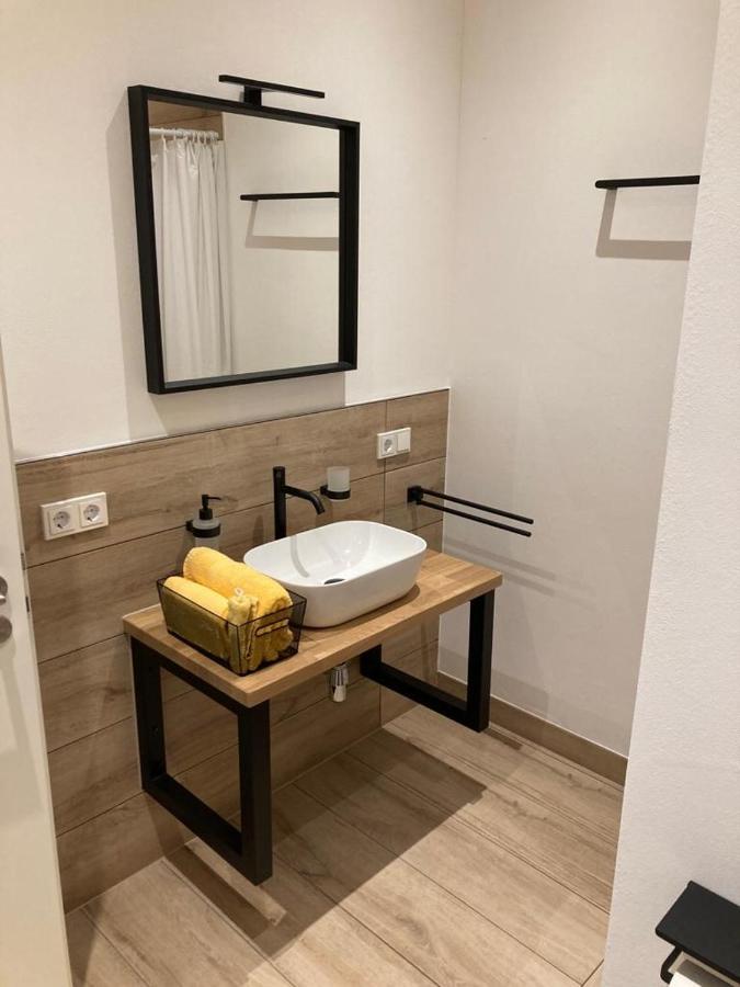 Bergs Bahnhof Apartment Ralingen ภายนอก รูปภาพ